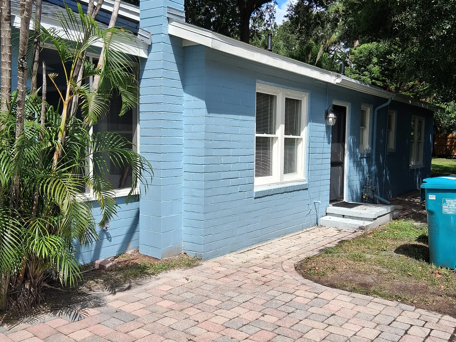 2 bed, 1050 sqft, $1,450 — Photo 2