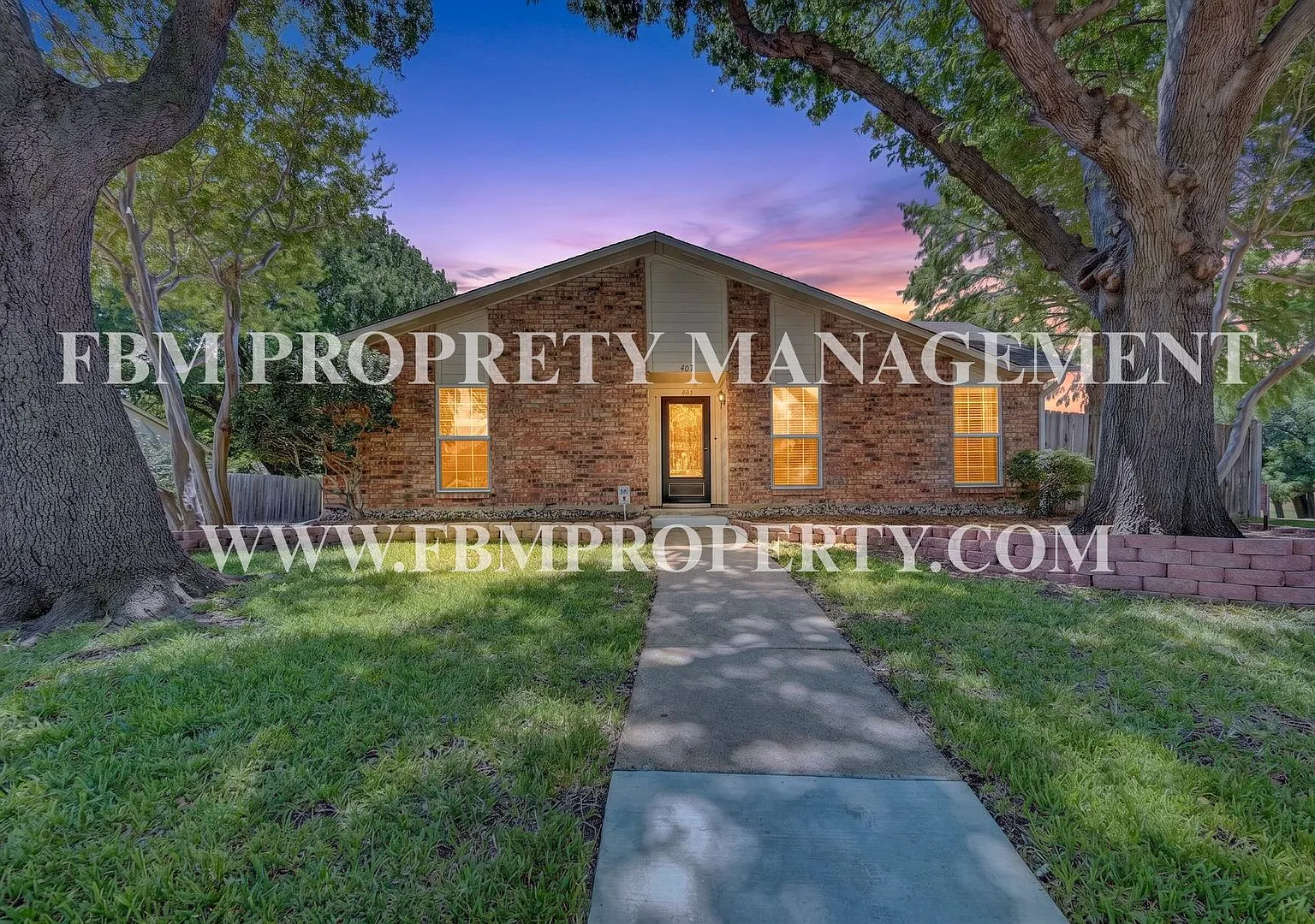 407 Woodhurst Dr - Cozy 3 Bedroom, 2 Bathroom Brick Home in Coppell, TX! — Photo 2