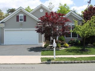 19 Pembroke Dr, Jackson, NJ 08527