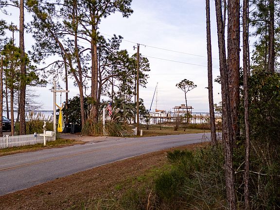 4th image of 4 Whisper Ln