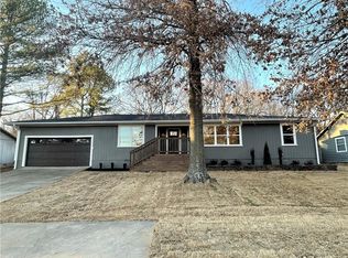 2905 N Old Wire Rd, Fayetteville, AR 72703