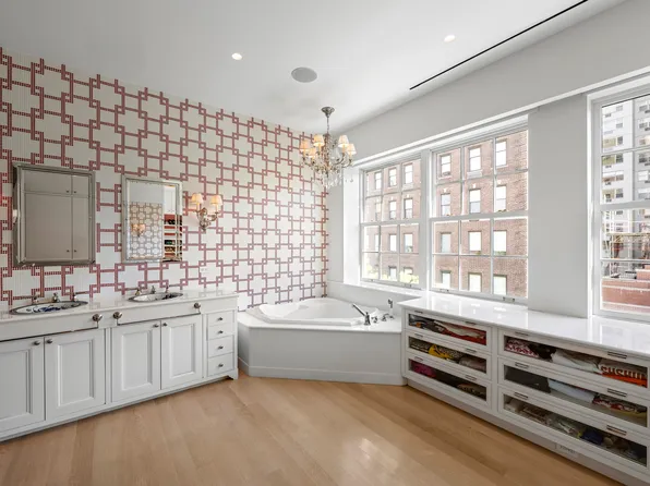 6 Sutton Square image 8 of 21