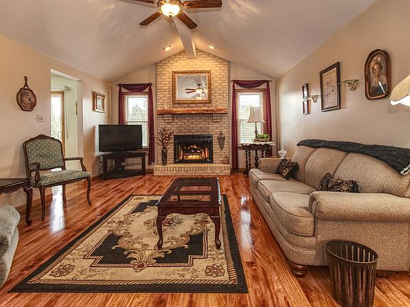 4th image of 2309 Gustave Ln
