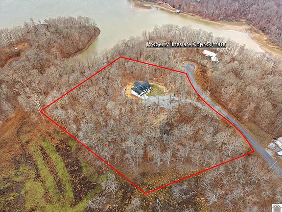 4th image of 1076 Trillium Way