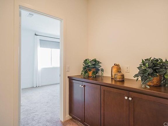 5th image of 825 Sunburst Way