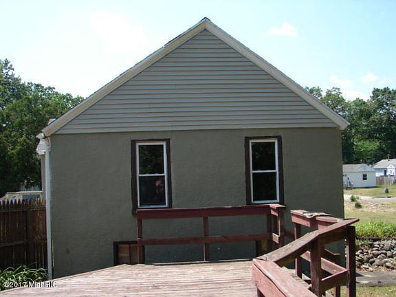 4th image of 166 Barney Blvd
