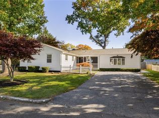 150 Rowe Ave, Pawtucket, RI 02861