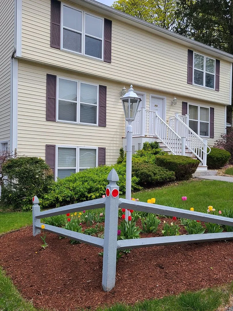 Manchester - 362 Concord St — Photo 1