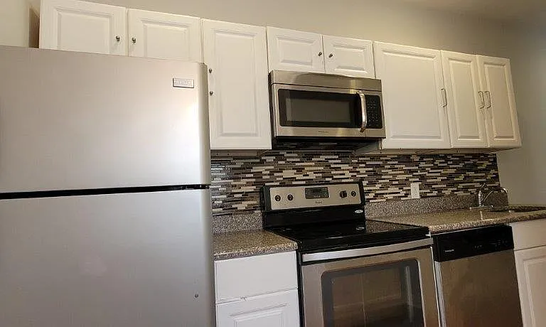 2135 N 17th St #3 — Photo 1