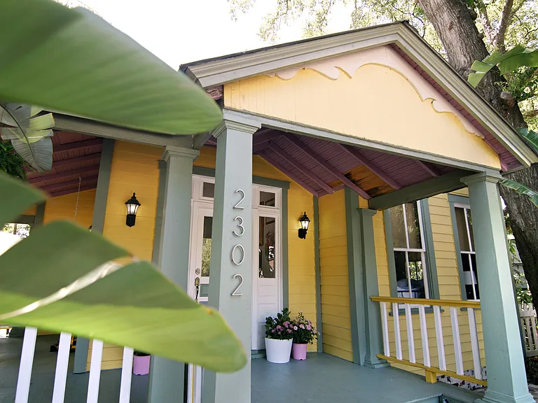 2302 N Morgan St — Photo 1