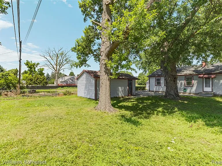 99 Tacoma Dr — Photo 31