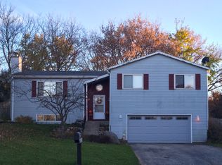 617 Lewis St, Burlington, WI 53105