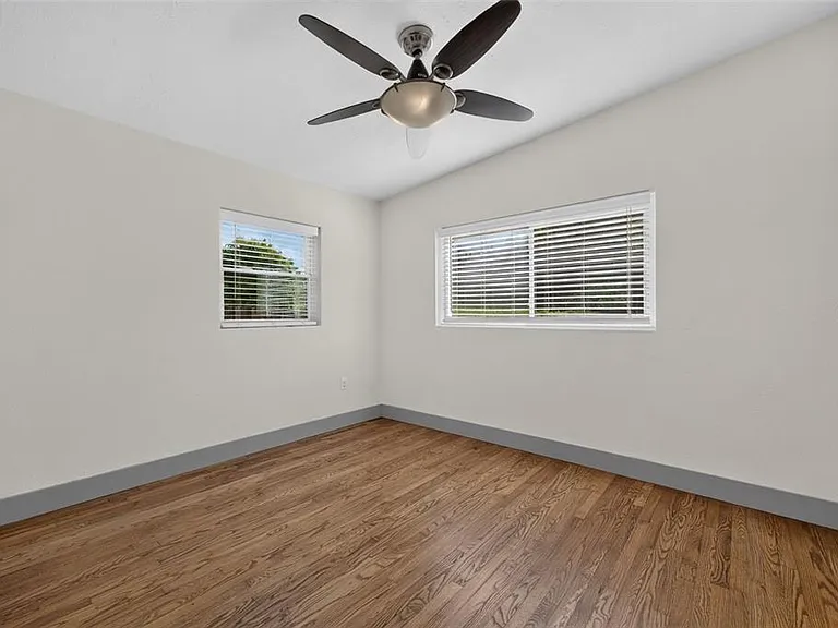 1317 Cloverlawn Ave — Photo 14