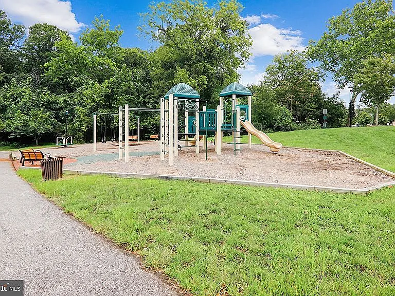 2834 Admiral Ridge Rd — Photo 29