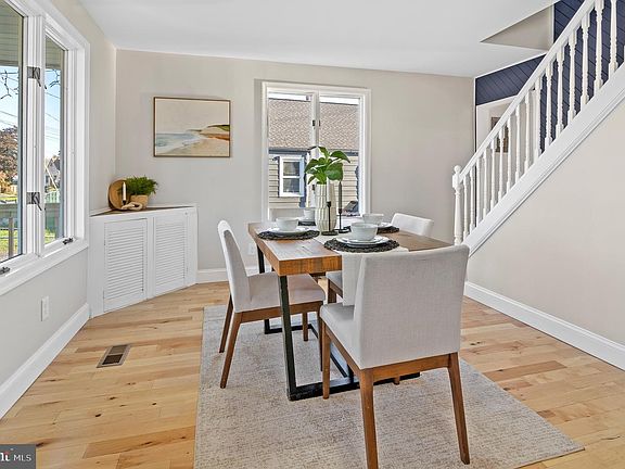 5th image of 1237 Willow Rd