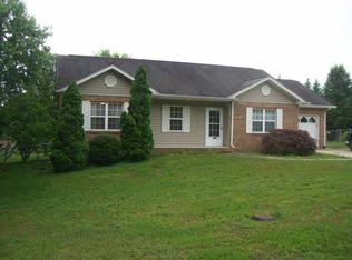 2115 3rd Ave NW, Hickory, NC 28601