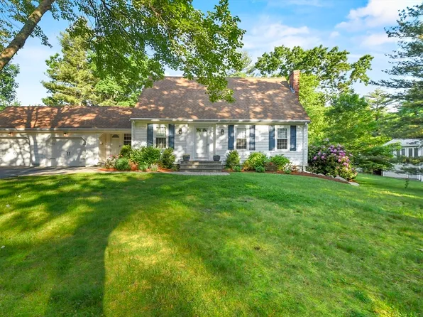 67 Michele Ln, Braintree, MA 02184