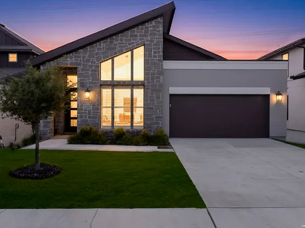 230 Navarro, Boerne, TX 78006