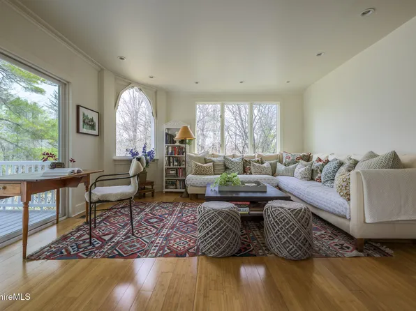 850 Summer St #M-11, Lee, MA 01238