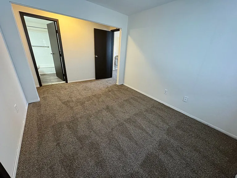 4912 Douglas Rd — Photo 29