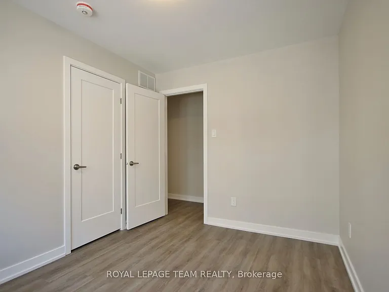 304 Lanark Ave #D — Photo 16