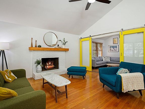3rd image of 8408 Ward Parkway Plz