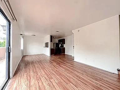 1st image of 14746 Delano St APT 6