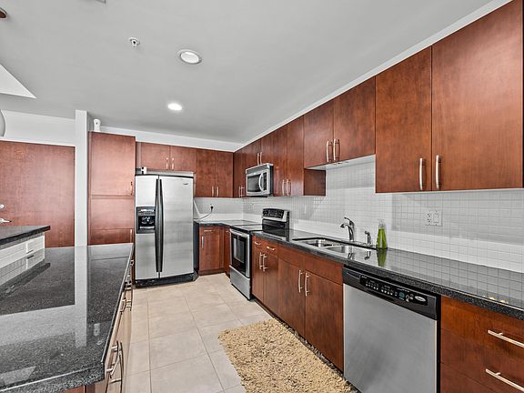 5th image of 300 S Australian Ave Unit 1106