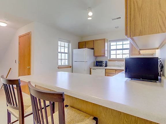 3rd image of 18425 Emerald Dr E Unit A