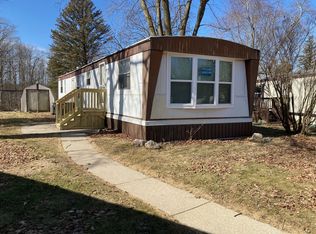 515 Apple Ct, Oakland, MI 48363