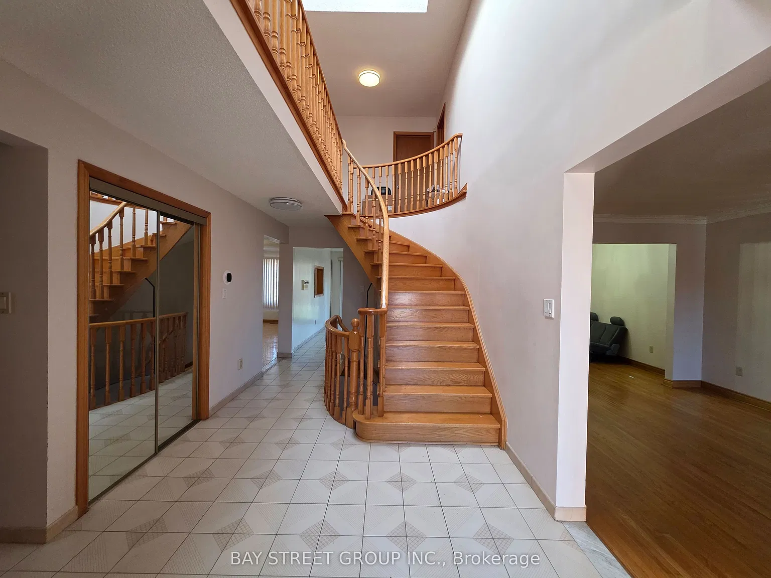 4 bed, $3,600 — Photo 2