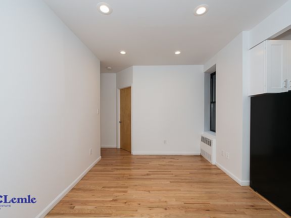 3rd image of 141 E 26th St #3F