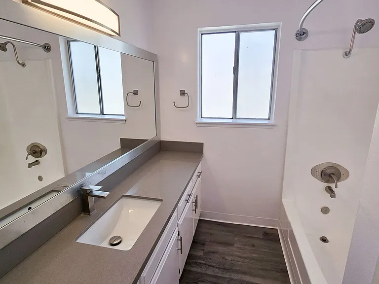 18400 Prairie Street — Photo 59