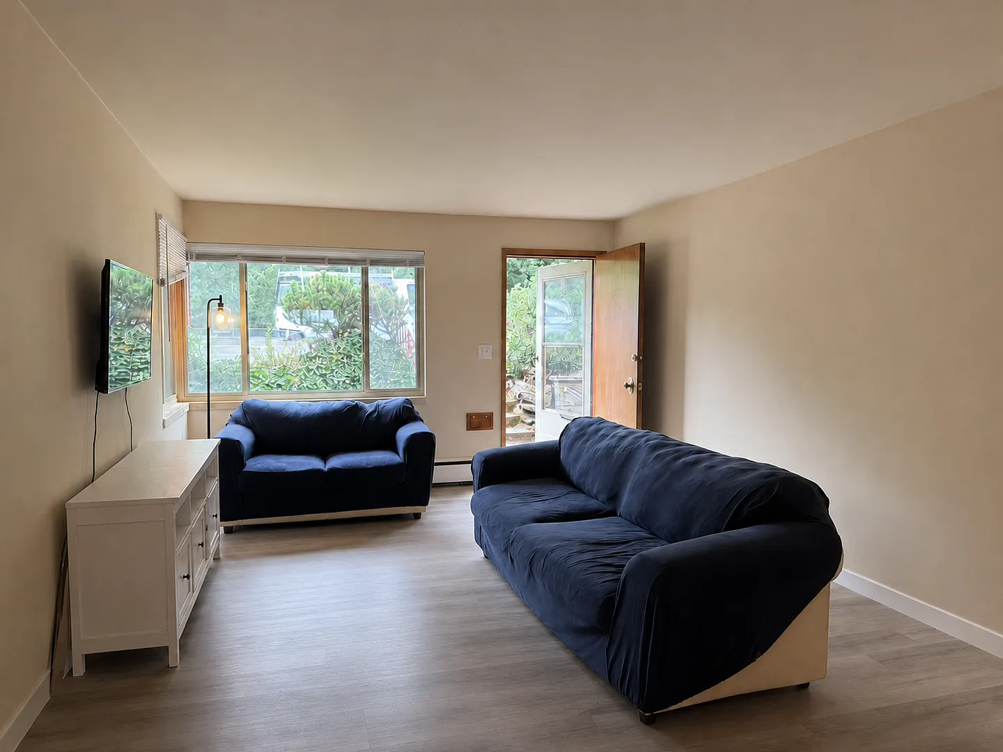2321 NE 55th St, Seattle, WA 98105 — Photo 1