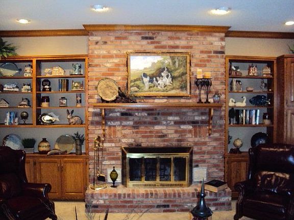 4th image of 415 Constitution Dr