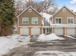 6167 Chasewood Pkwy APT 101, Minnetonka, MN 55343