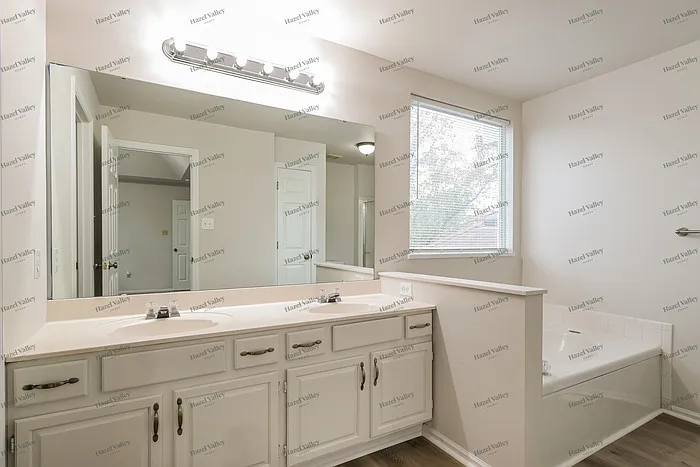 16920 Hickory Forest Ln — Photo 11