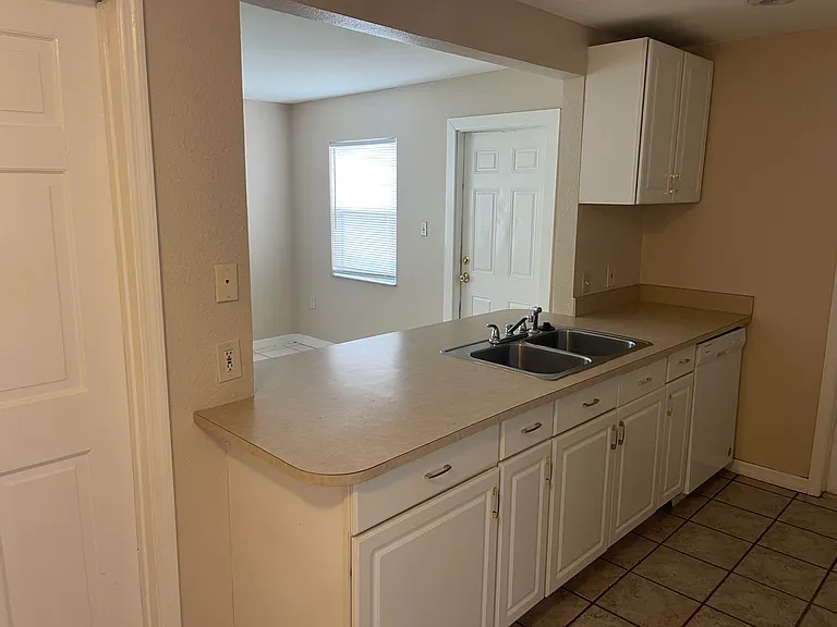 5633 Auld Ln — Photo 8