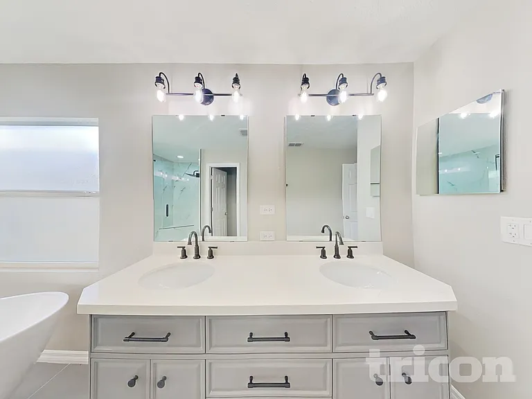 176 Dakota Ave — Photo 9