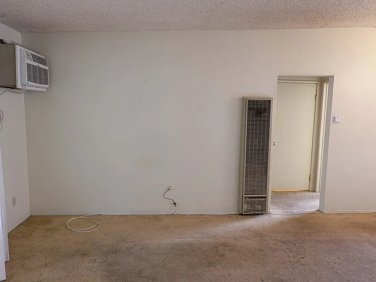 4609 Ellenwood Dr — Photo 1