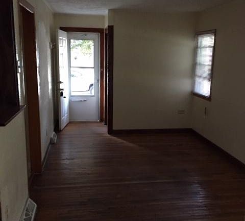 4th image of 5310 Hollis Ave