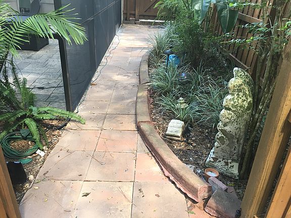 4th image of 1530 Bent Oaks Blvd