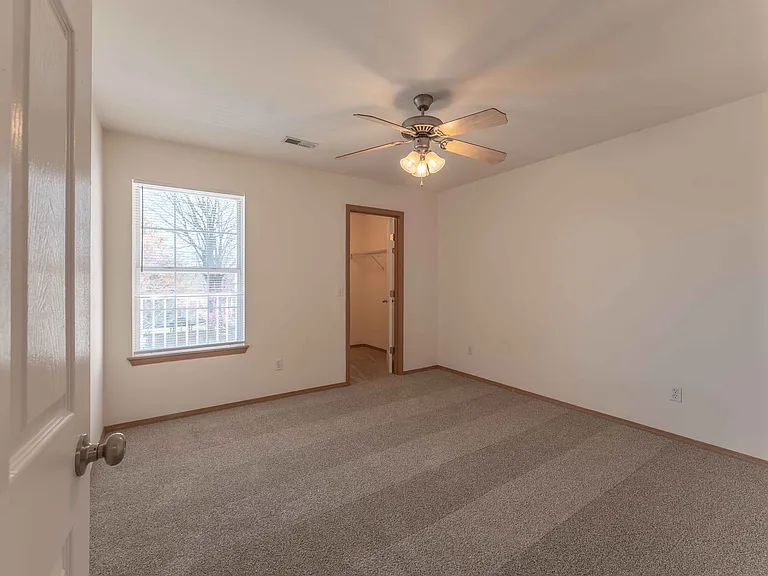 Battlefield Park Apartments — Photo 85