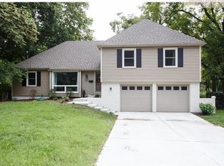 8301 W 72nd Ter, Overland Park, KS 66204
