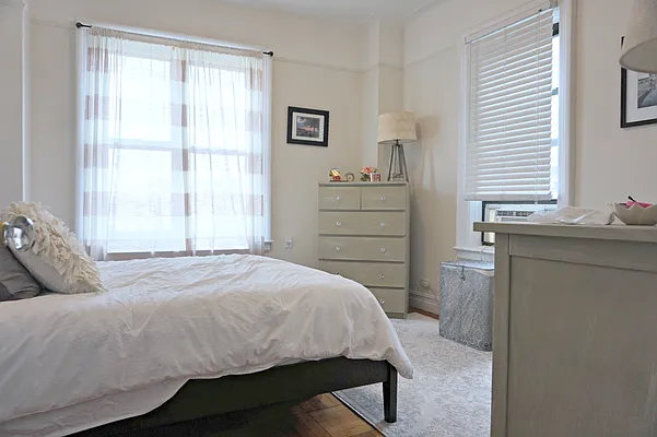 Rented by Metropolitan Equities | media 3