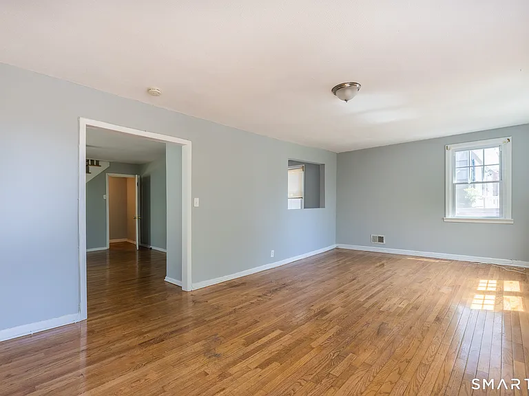 166 Earl Ave — Photo 6