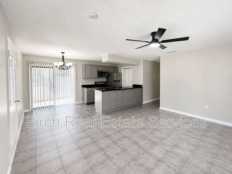 1017 Amble Ln — Photo 3