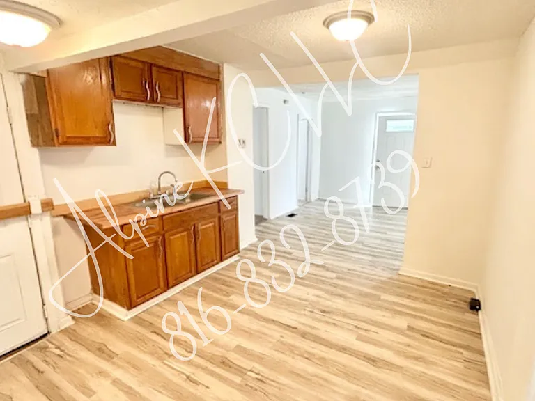 3931 Indiana Ave — Photo 7