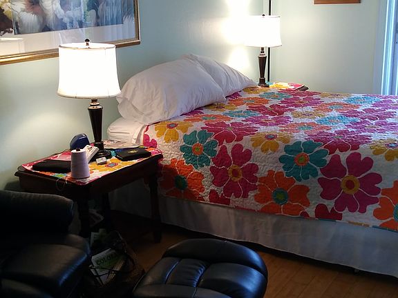 Room for queen size bed+