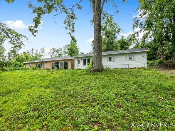 56722 Red Arrow Hwy, Lawrence, MI 49064